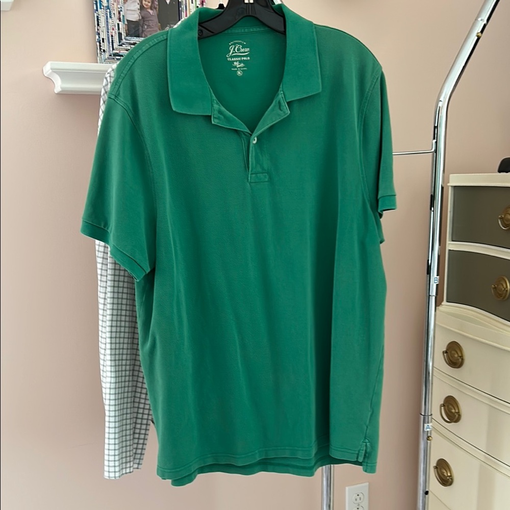 J. Crew Green Kelly Green Polo Shirt Classic Short-Sleeve Design☘️